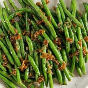Crunchy Green Beans With Caramelized Onions